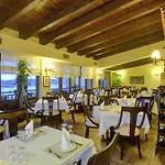 Naiades & Conference Hotel