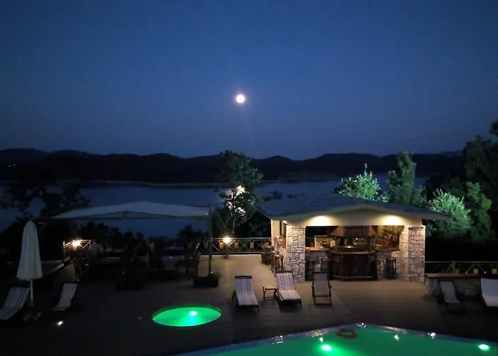 Naiades & Conference Neochori (Karditsa)