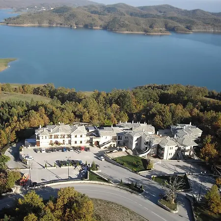 فندق Naiades & Conference 4*