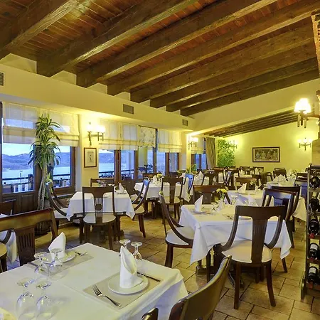 Naiades & Conference Hotel