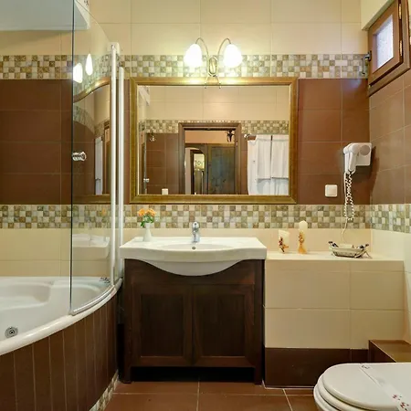 فندق Naiades & Conference نيوكوريون